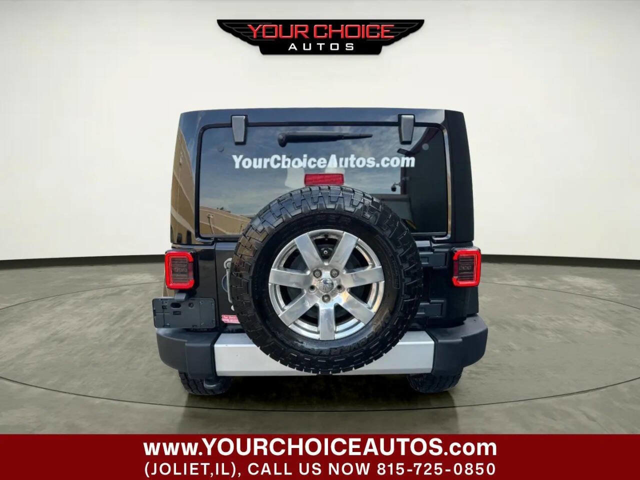 Used 2012 Jeep Wrangler Unlimited Sahara AWD/4WD image 4