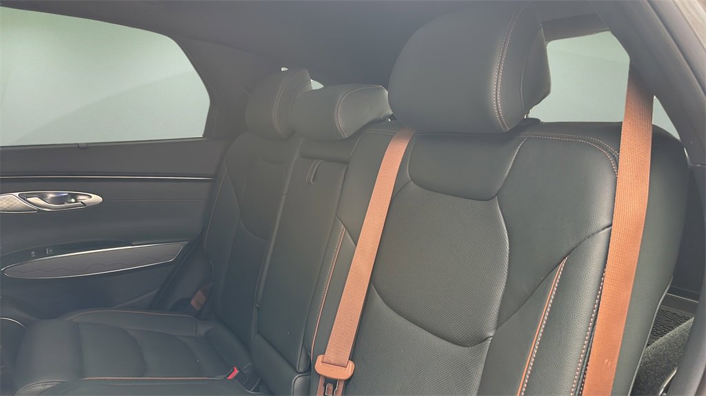 Used 2022 Genesis GV70 2.5T w/ Advanced Package image 10