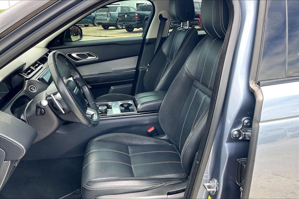 Used 2019 Land Rover Range Rover Velar R-Dynamic SE AWD/4WD image 18
