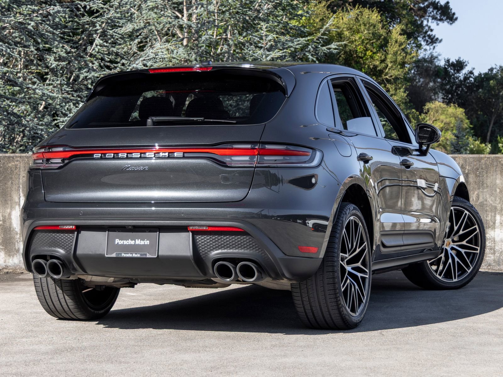 Certified 2023 Porsche Macan AWD/4WD image 11