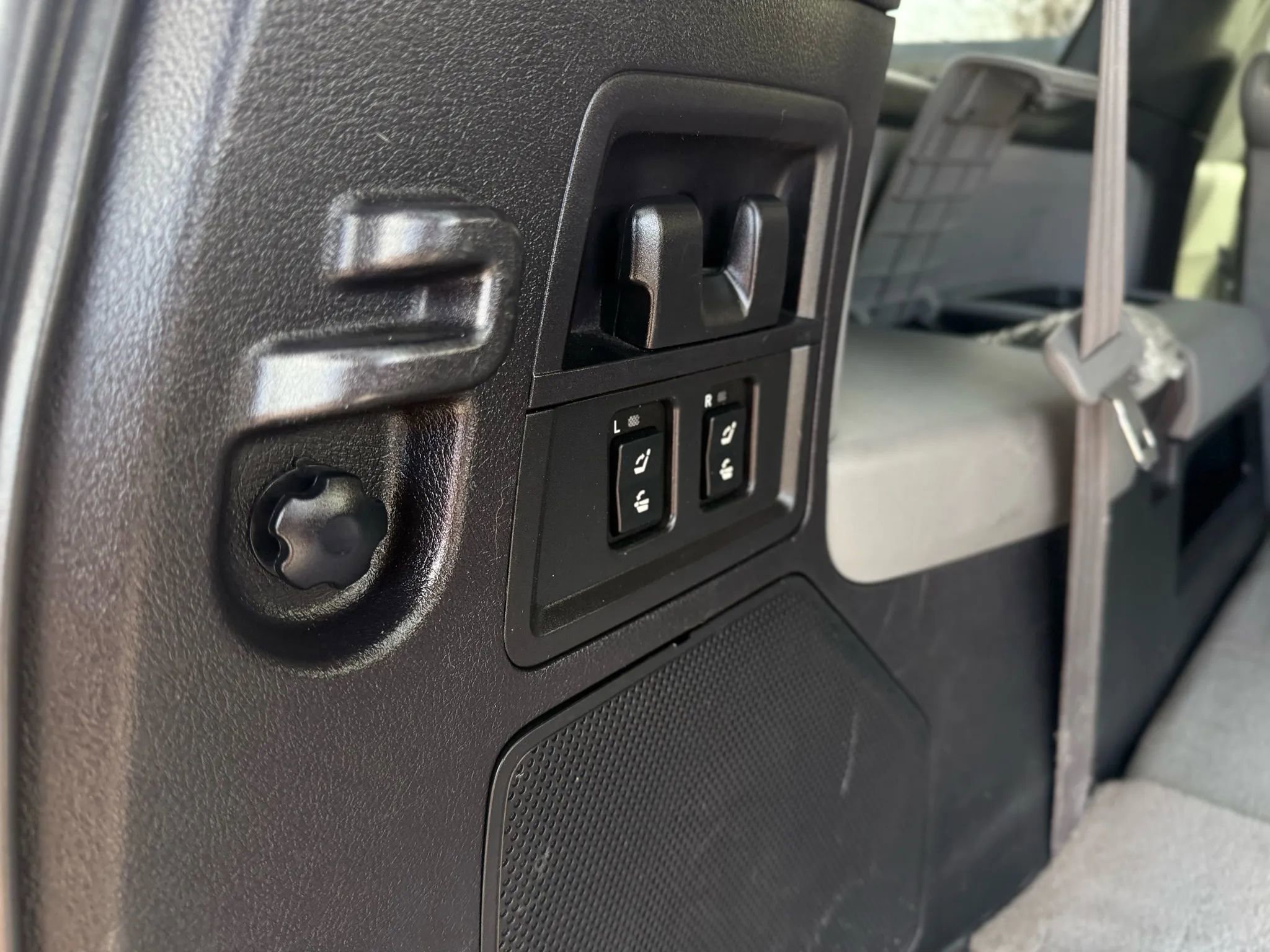 Used 2008 Toyota Sequoia Limited image 28