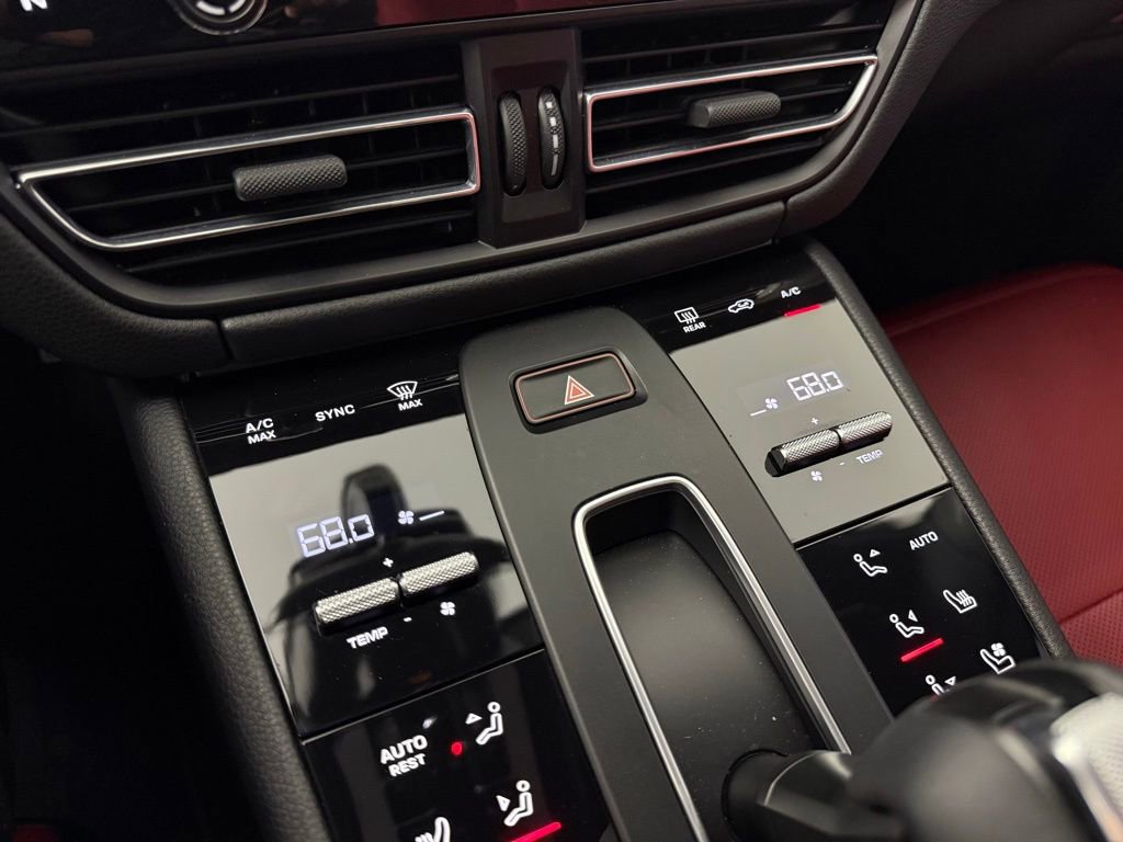 Used 2022 Porsche Macan S AWD/4WD image 25