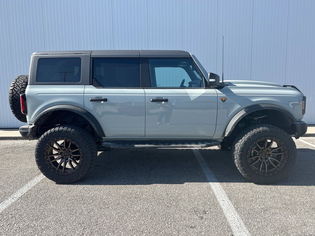 Certified 2023 Ford Bronco Badlands w/ Sasquatch Package AWD/4WD image 9