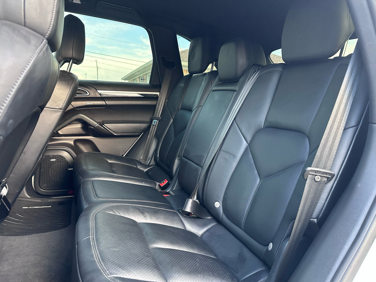 Used 2016 Porsche Cayenne image 32