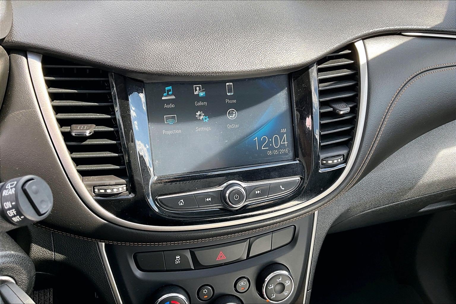 Used 2017 Chevrolet Trax LT AWD/4WD image 23