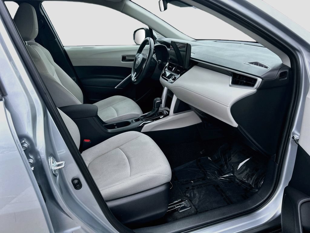Used 2023 Toyota Corolla Cross LE FWD image 25