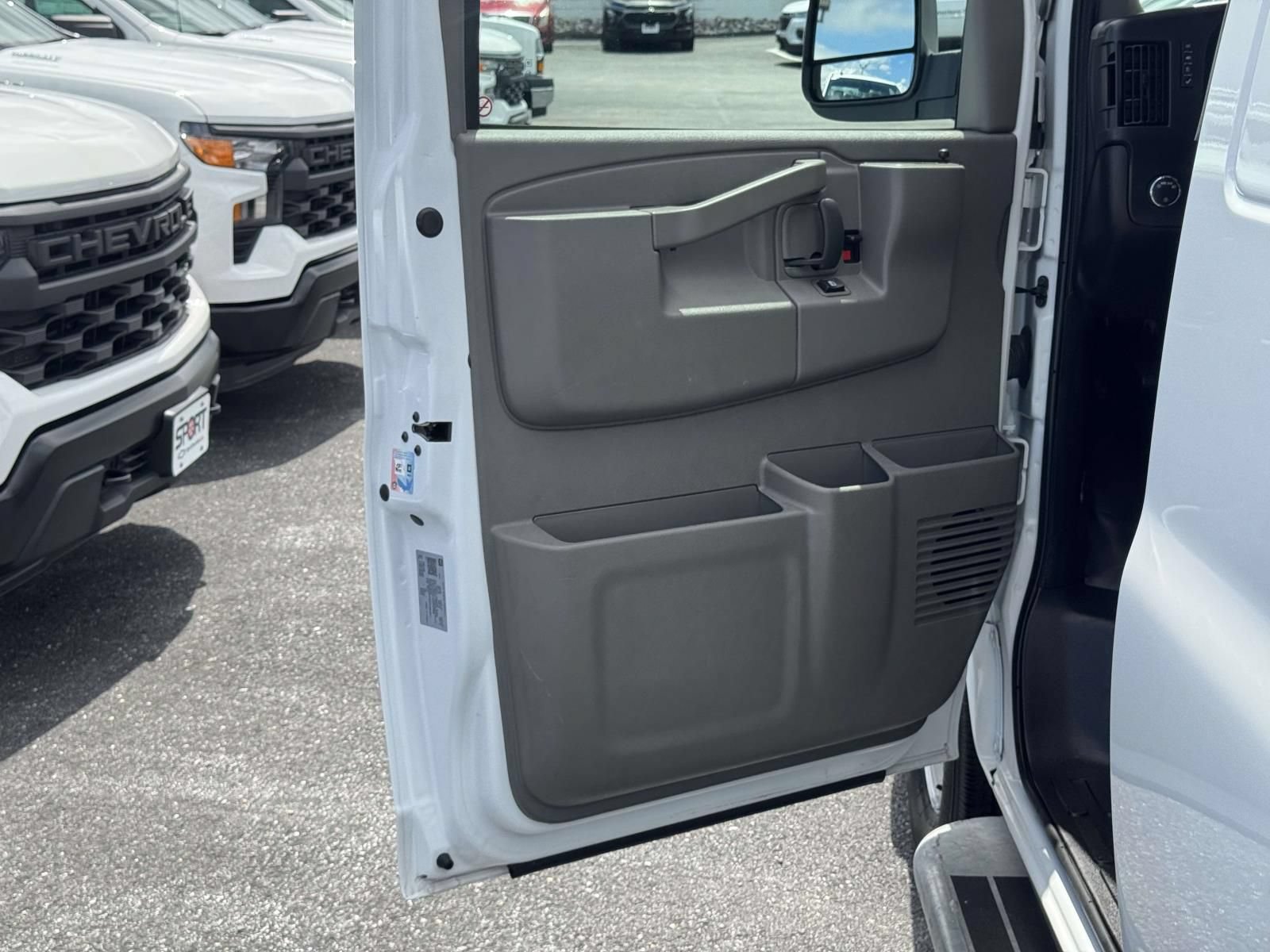 Used 2025 Chevrolet Express 2500 w/ Driver Convenience Package RWD image 16