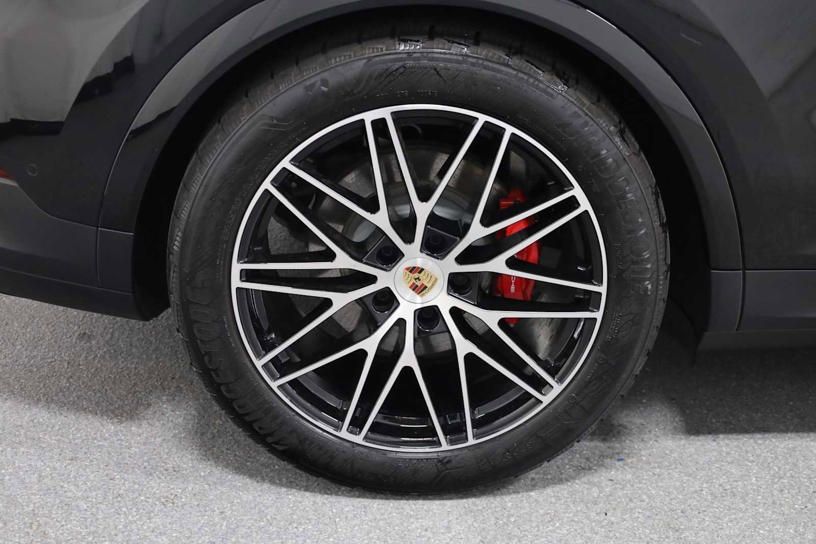 Certified 2025 Porsche Cayenne S image 37