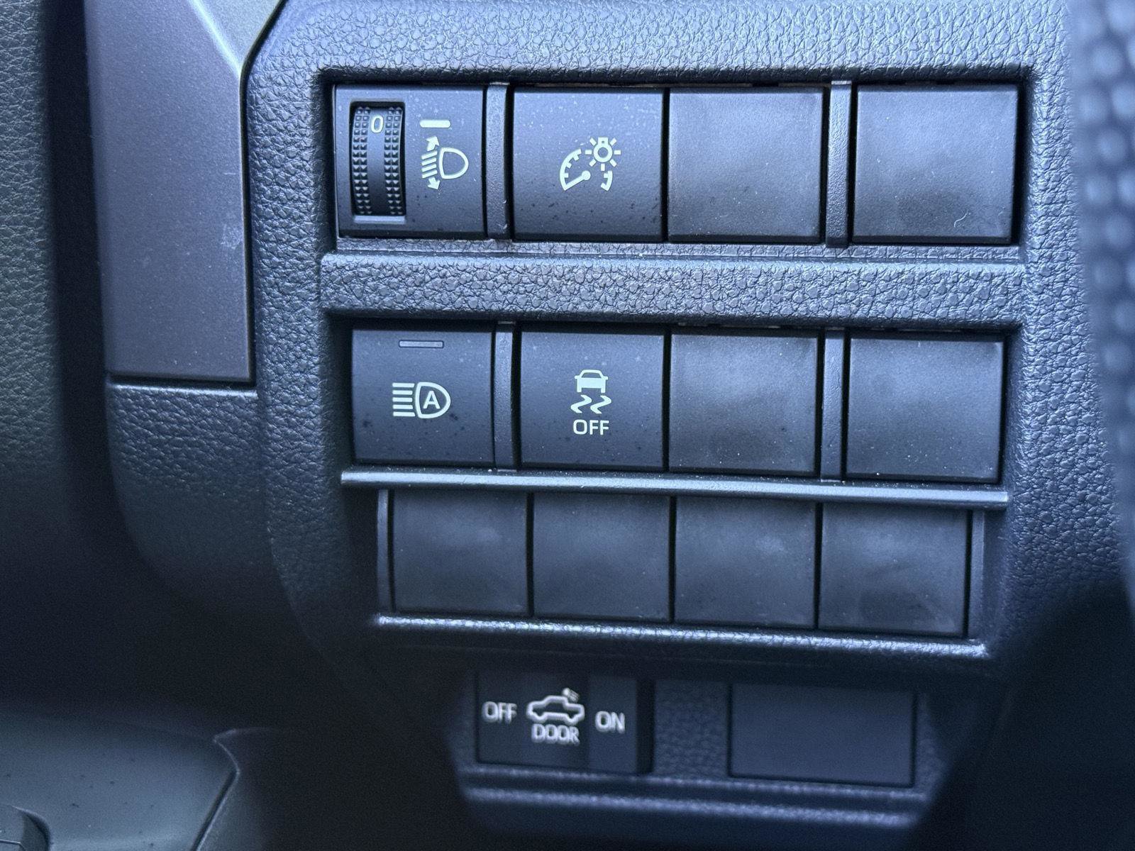 Certified 2025 Toyota Tacoma SR5 AWD/4WD image 26