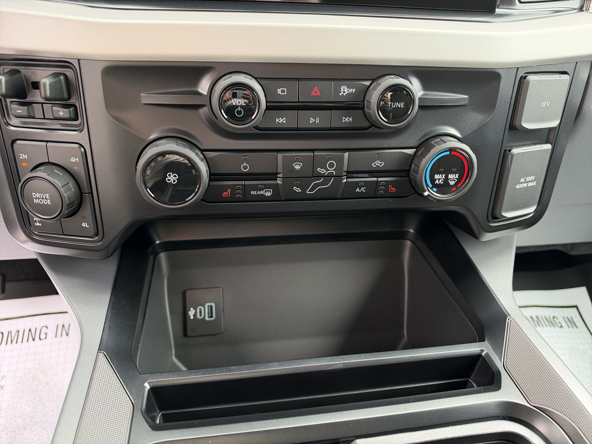 New 2027 Ford F250 XLT w/ XLT Premium Package AWD/4WD image 11