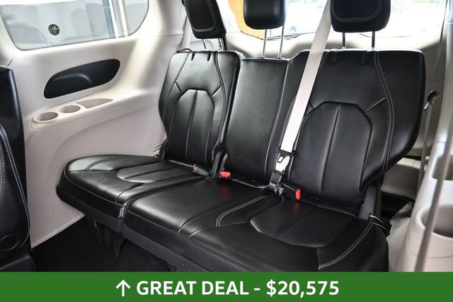 Used 2023 Chrysler Pacifica Touring-L FWD image 18