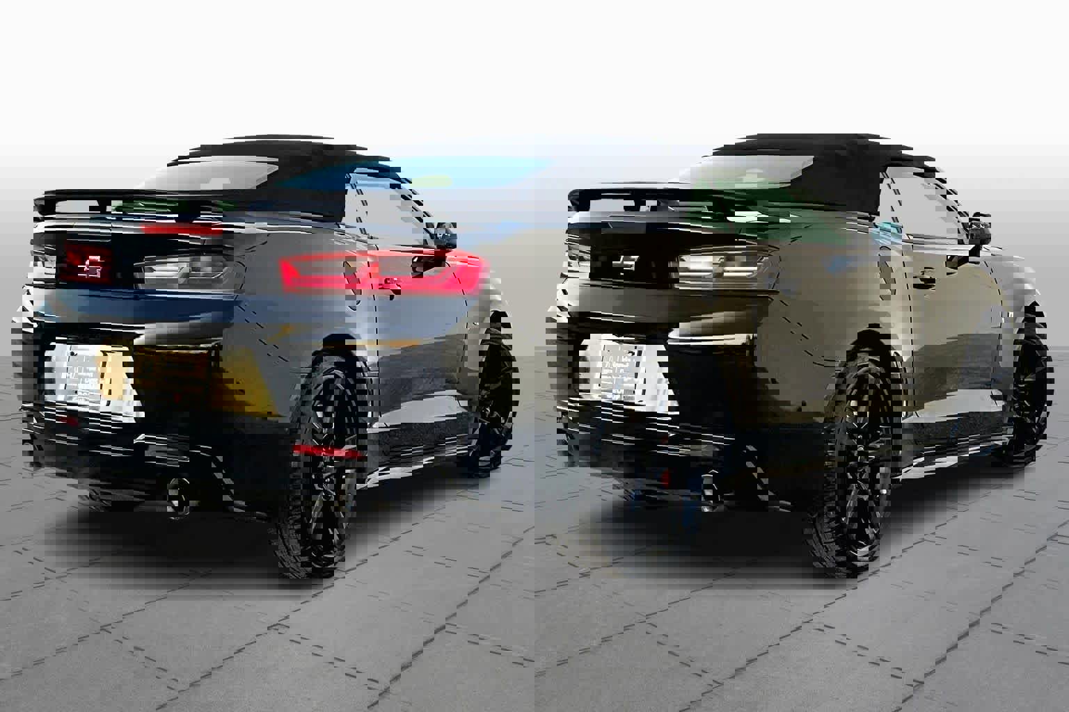 Used 2018 Chevrolet Camaro SS image 11