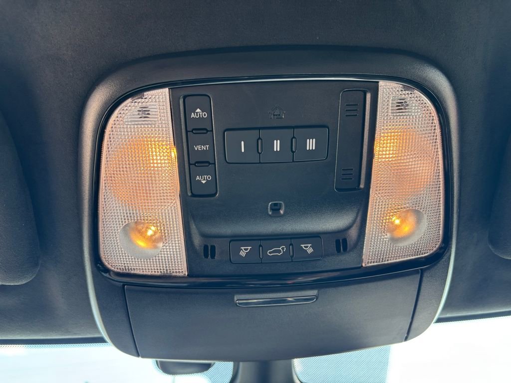 Used 2025 Dodge Durango R/T image 27