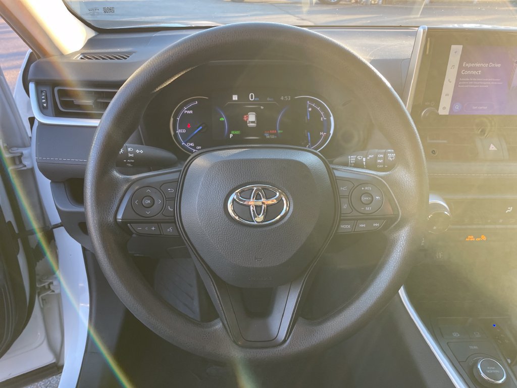 Used 2025 Toyota RAV4 XLE AWD/4WD image 16