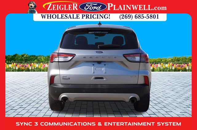 Used 2022 Ford Escape SE w/ Cold Weather Package image 4
