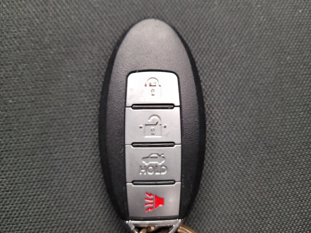 Used 2021 Nissan Versa SV FWD image 27