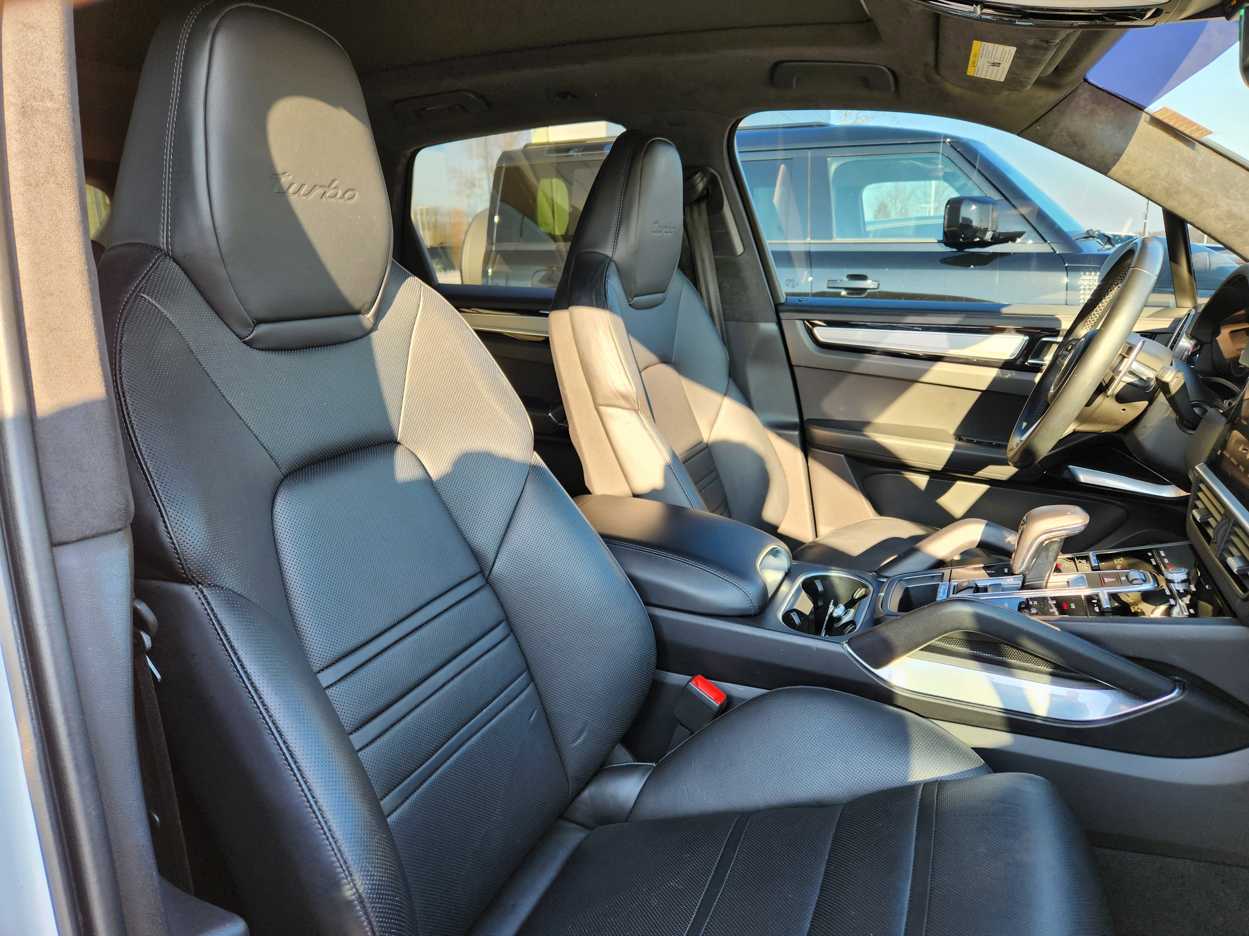 Used 2023 Porsche Cayenne Turbo AWD/4WD image 16