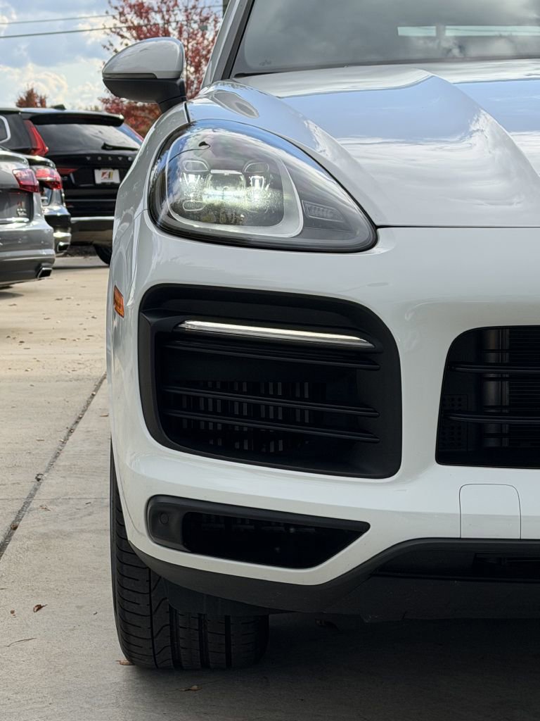 Used 2022 Porsche Cayenne Coupe image 10