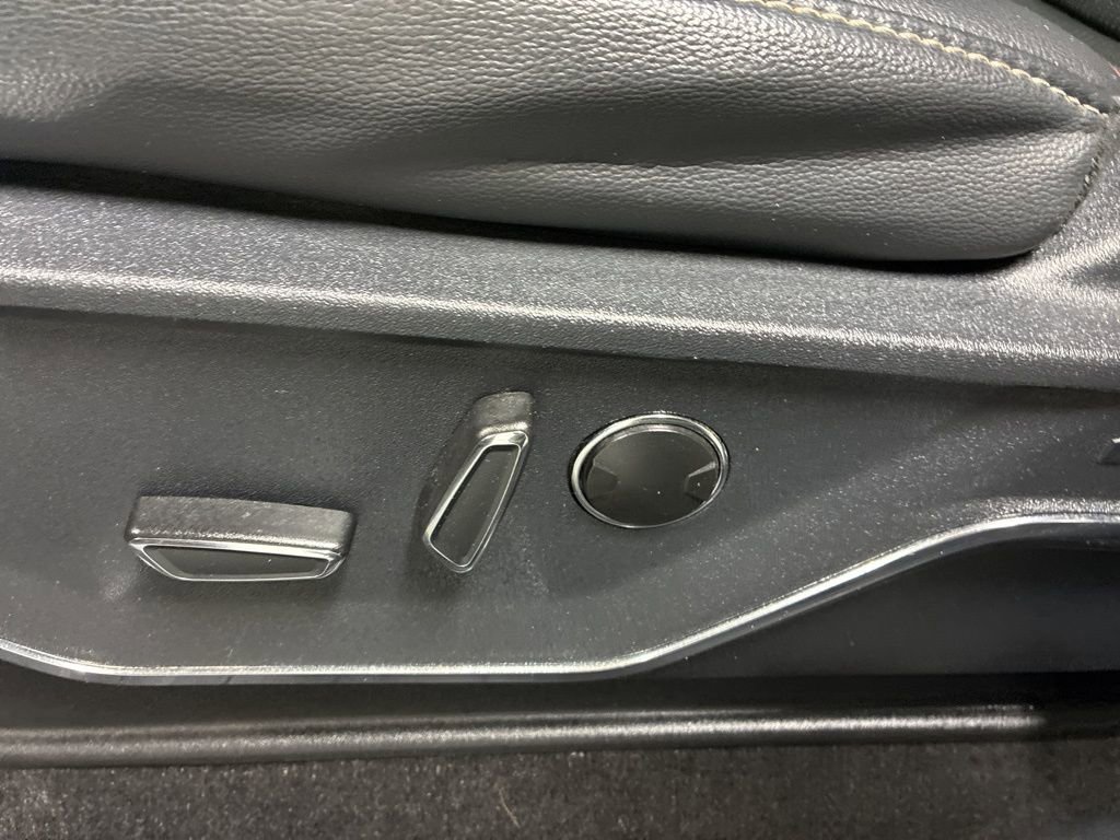 Used 2022 Ford F150 Lariat w/ Equipment Group 502A High image 10