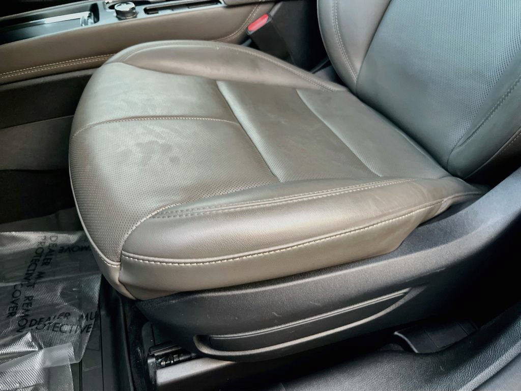 Used 2025 Lincoln Corsair AWD w/ Equipment Group 101A image 18