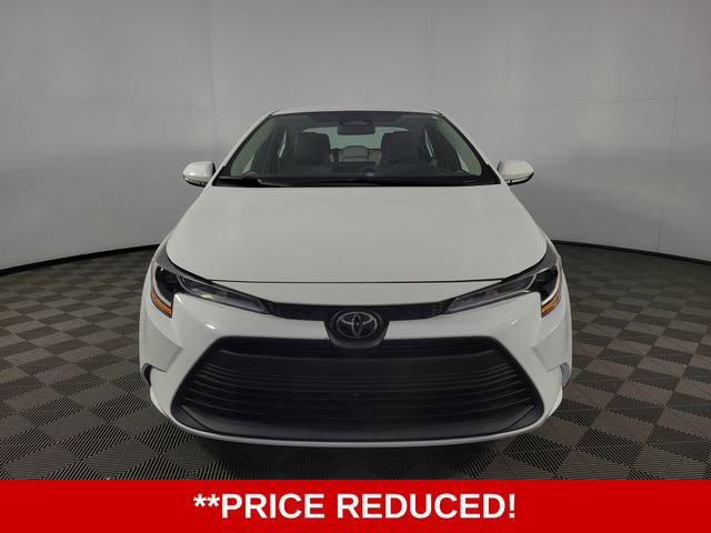Used 2023 Toyota Corolla LE FWD image 2