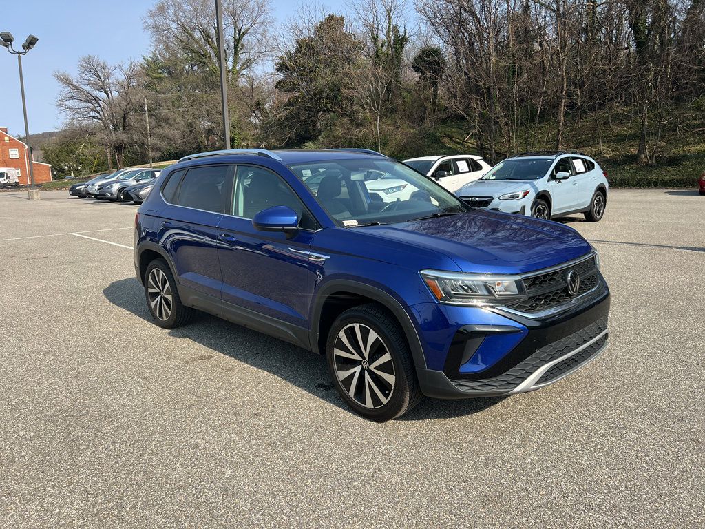 Used 2022 Volkswagen Taos SE image 3