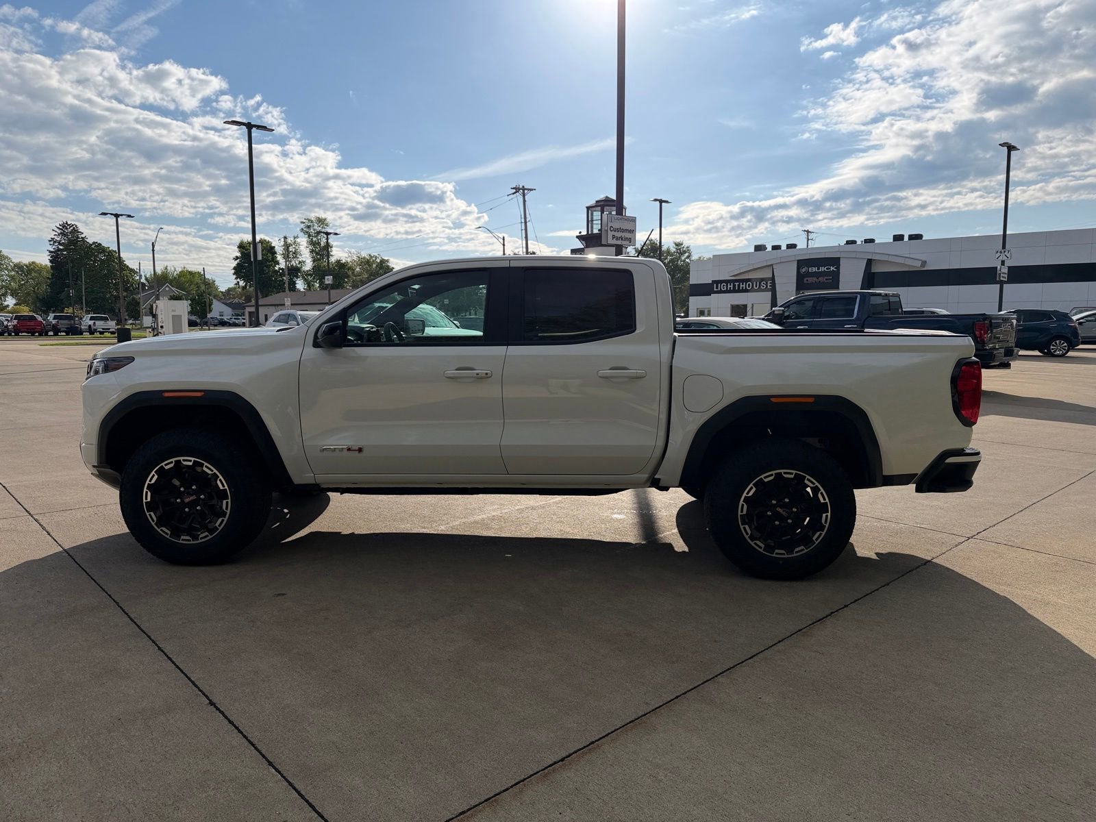 New 2026 GMC Canyon AT4 AWD/4WD image 8
