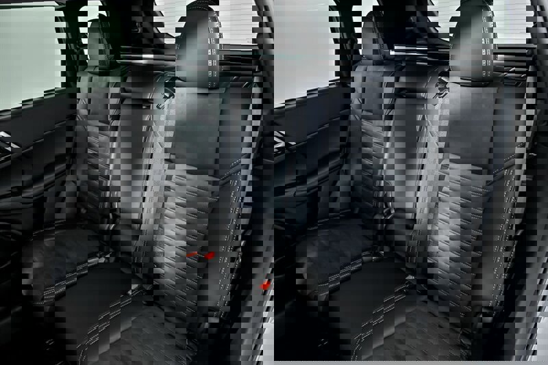 New 2025 Mitsubishi Outlander AWD image 16