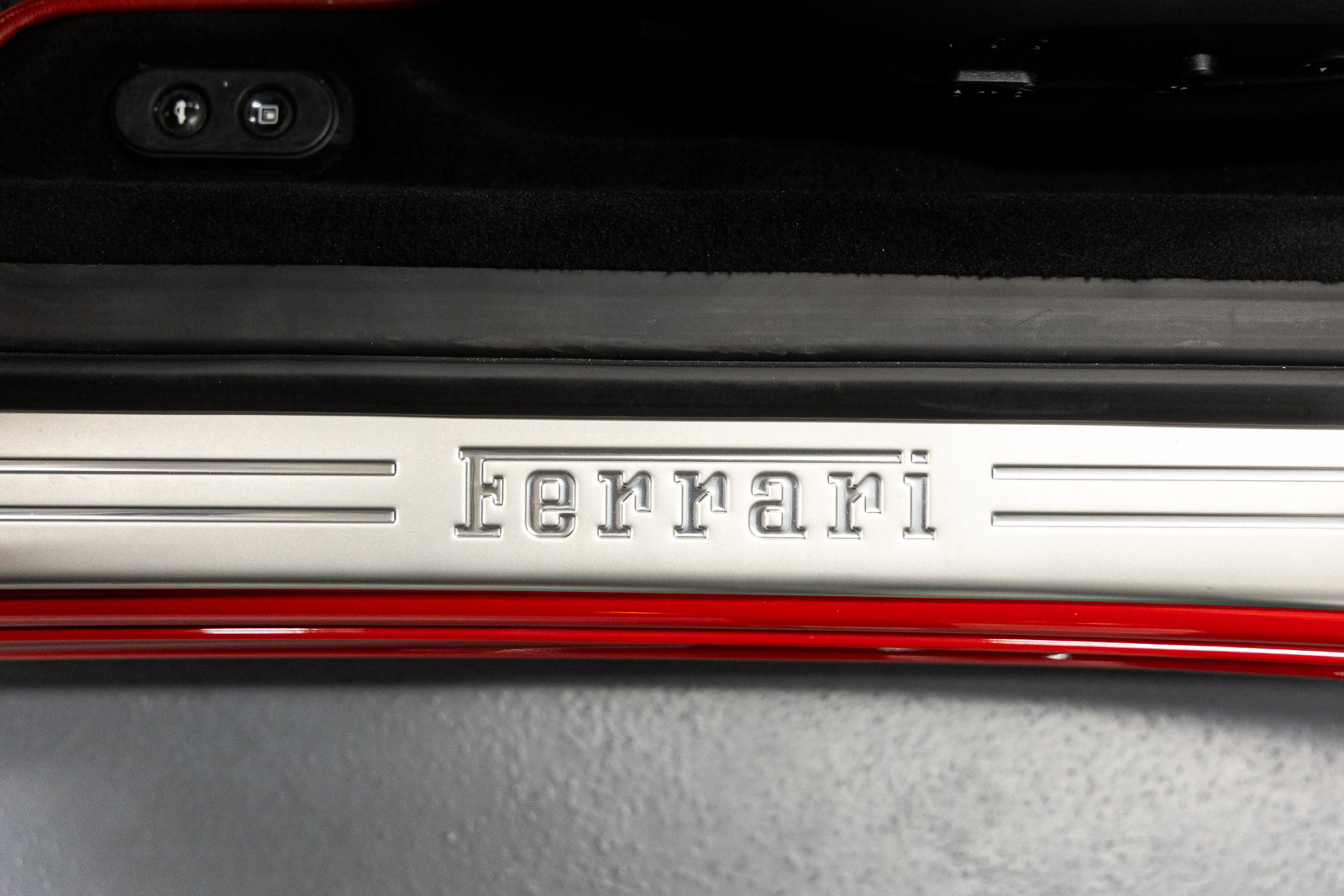 Used 2011 Ferrari California RWD image 60