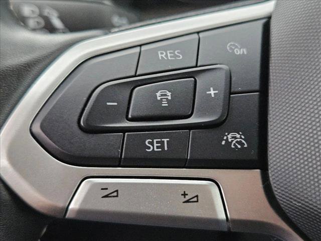 Used 2025 Volkswagen Atlas SE image 17