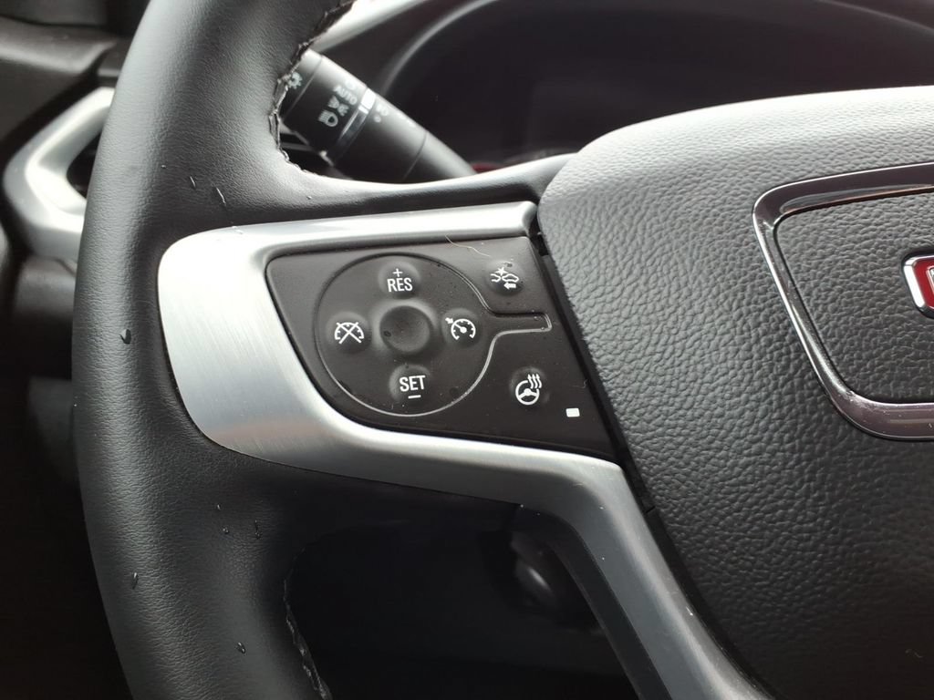 Used 2023 GMC Acadia SLT w/ Technology Package FWD image 16