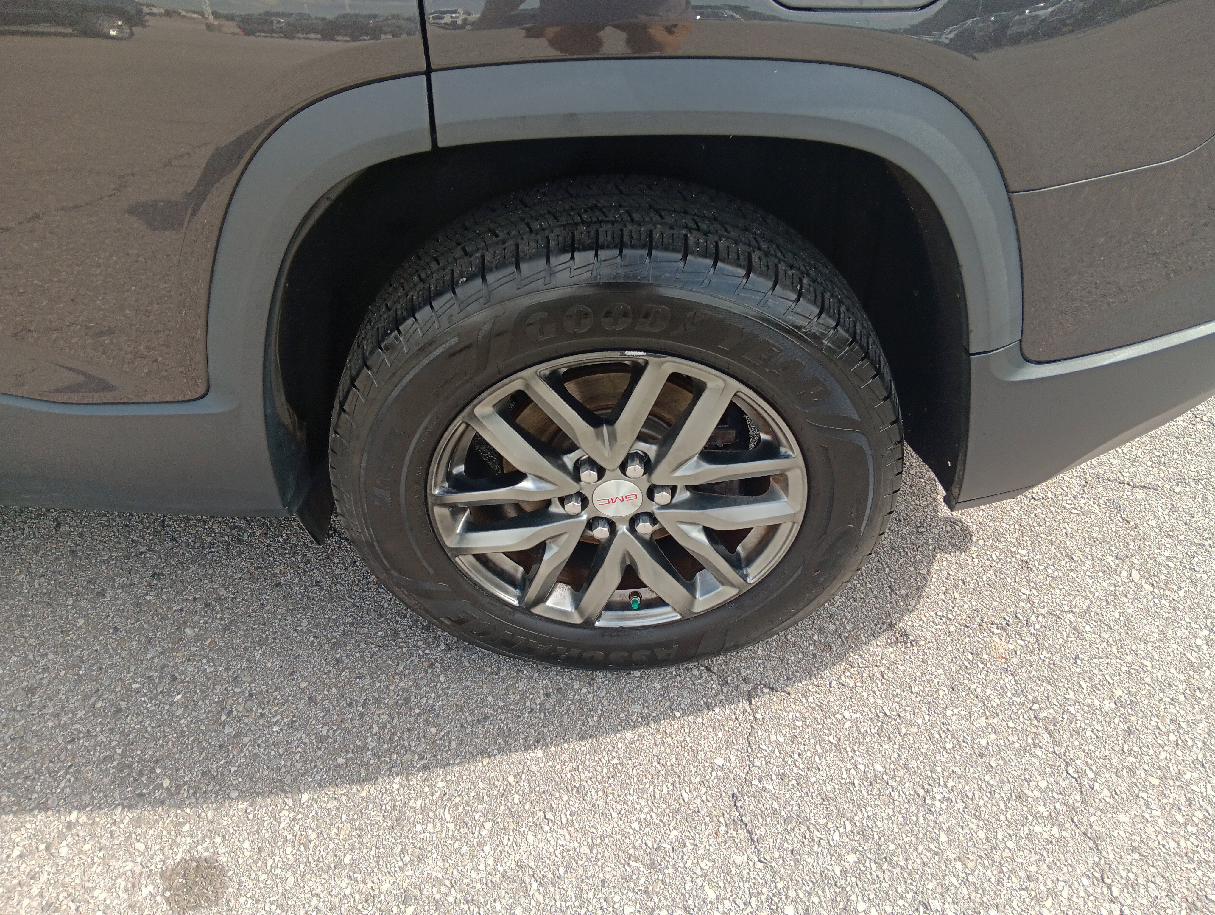 Used 2018 GMC Acadia SLT AWD/4WD image 4