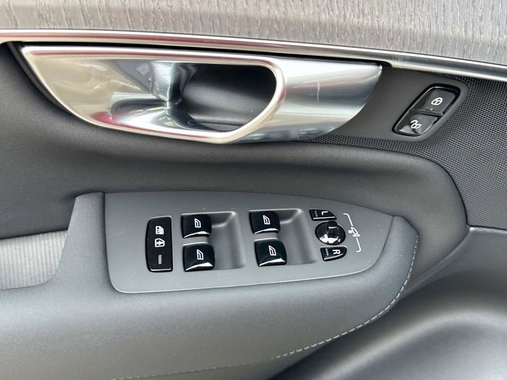 New 2026 Volvo XC90 B6 Ultra w/ Protection Package AWD/4WD image 18