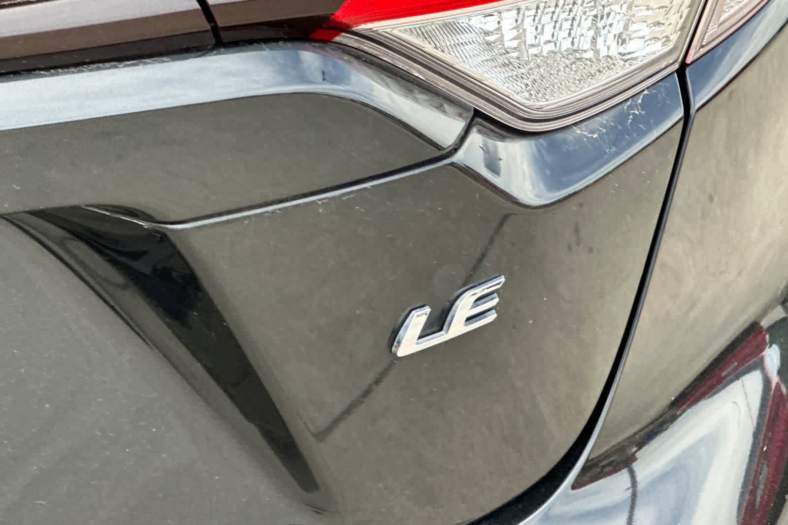 Used 2021 Toyota Corolla LE FWD image 13