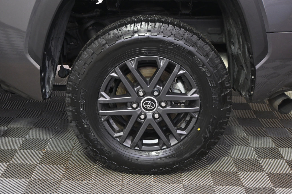 Used 2023 Toyota Tundra SR5 w/ SR5 Convenience Package AWD/4WD image 21