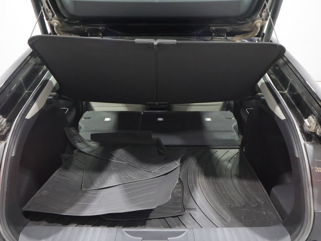 Used 2024 Toyota Prius Limited w/ Limited Premium Package FWD image 5