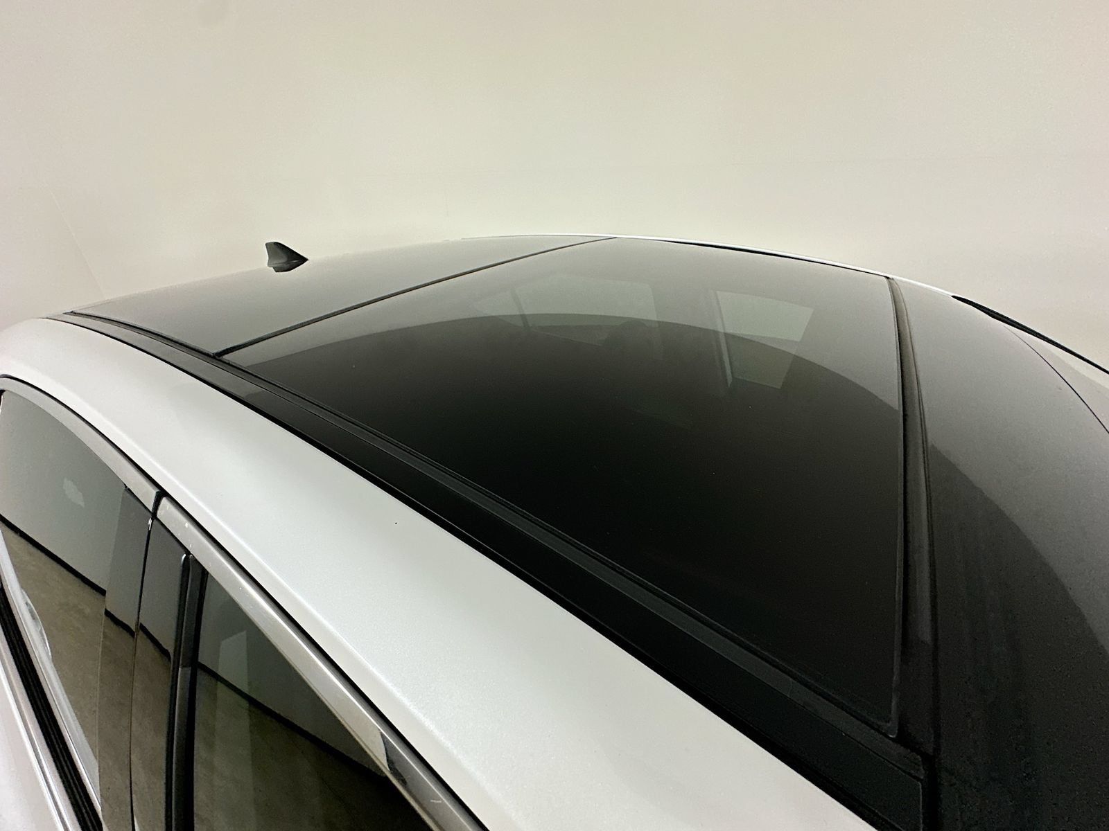 Used 2020 Toyota Camry XSE FWD image 11