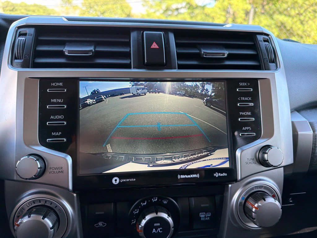 Used 2020 Toyota 4Runner SR5 AWD/4WD image 11