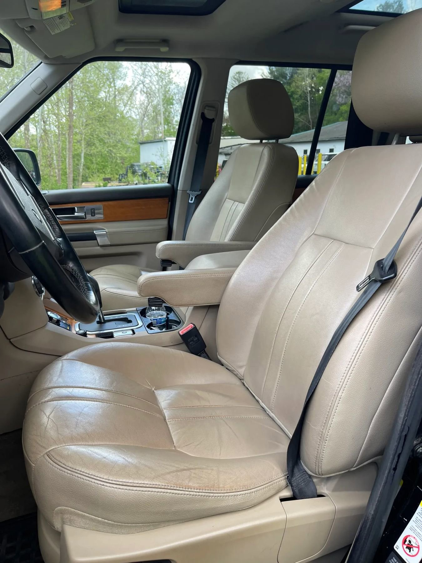 Used 2011 Land Rover LR4 HSE AWD/4WD image 6