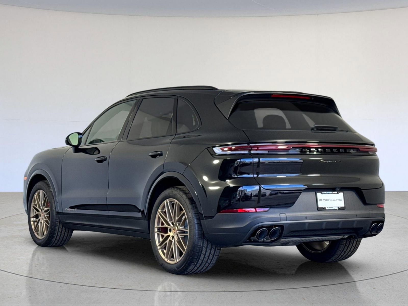New 2026 Porsche Cayenne S image 3