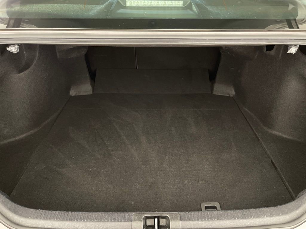 Certified 2022 Toyota Camry SE image 10