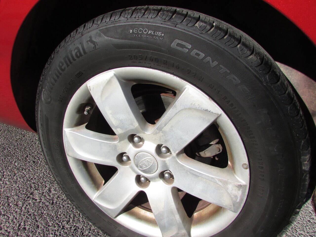 Used 2007 Kia Rondo LX w/ Convenience Pkg FWD image 37
