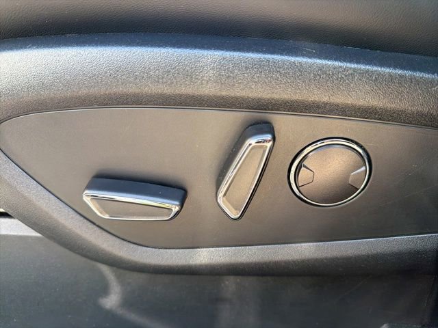 Used 2021 Lincoln Nautilus Reserve FWD image 3