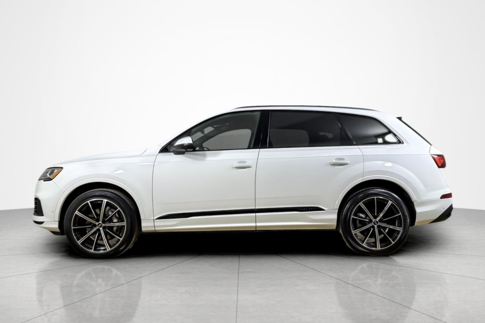 Used 2022 Audi Q7 3.0T Premium Plus AWD/4WD image 2