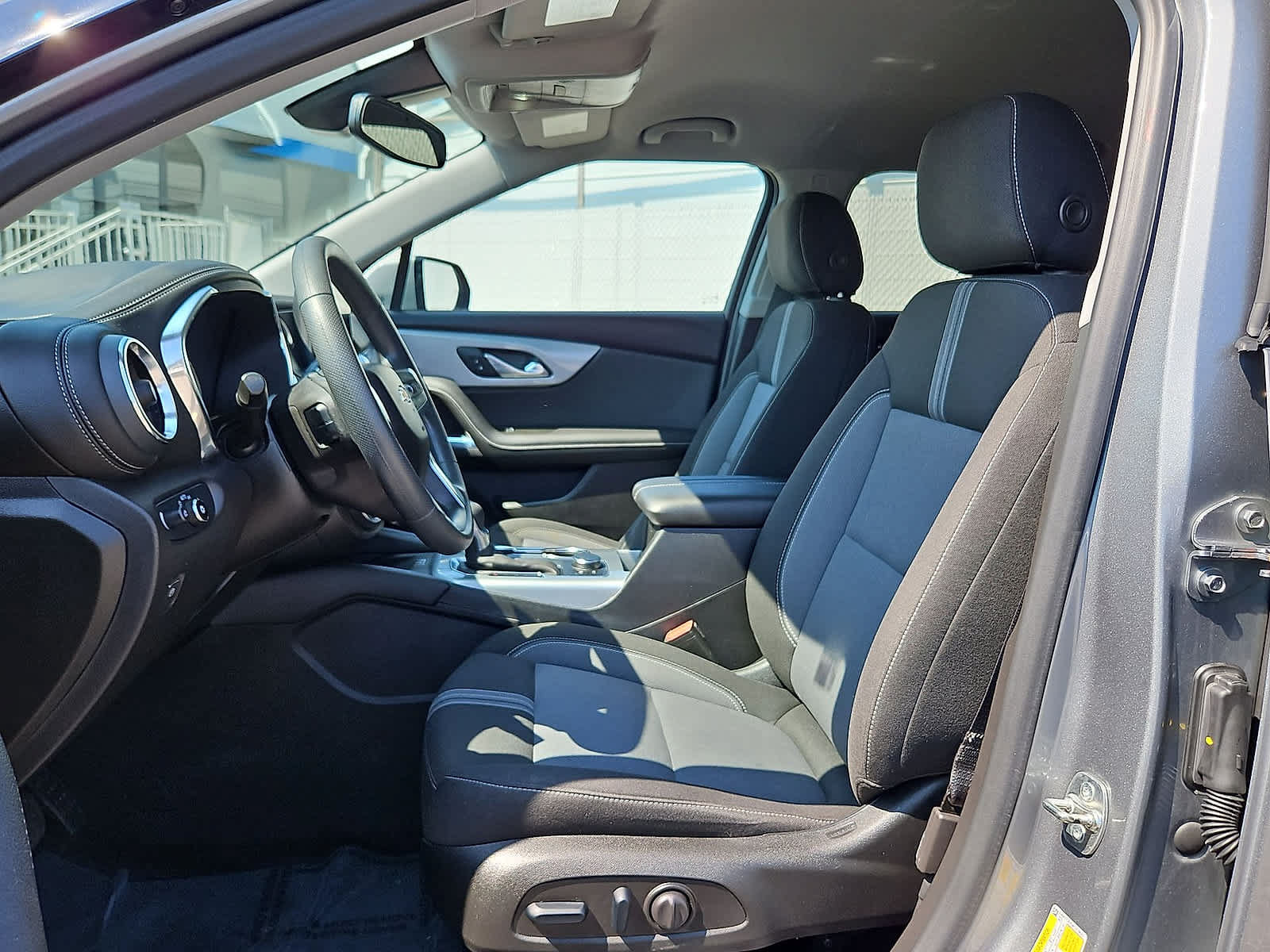 Used 2024 Chevrolet Blazer LT w/ Convenience Package FWD image 24