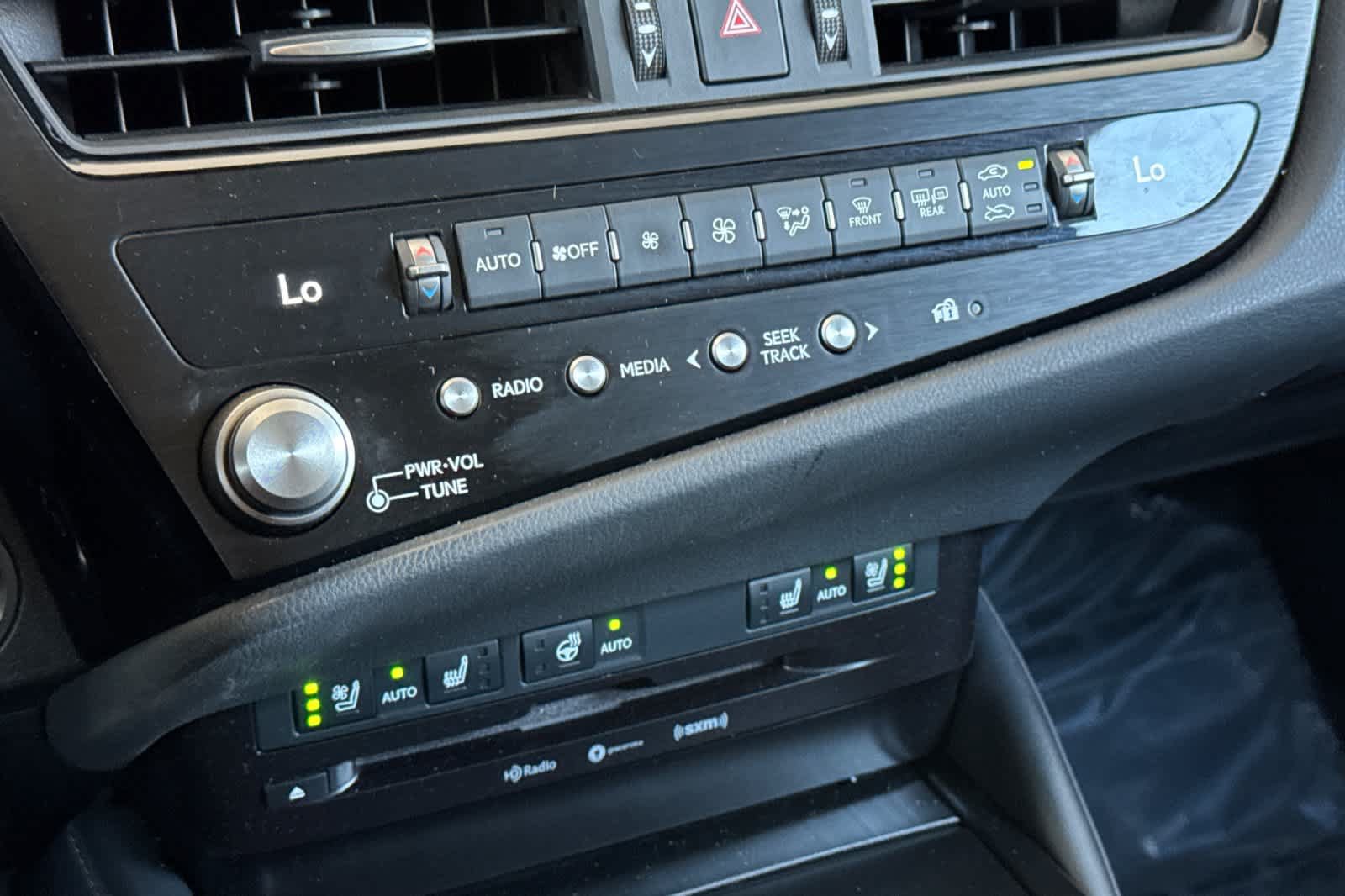 Used 2022 Lexus ES 300h w/ Premium Package FWD image 20