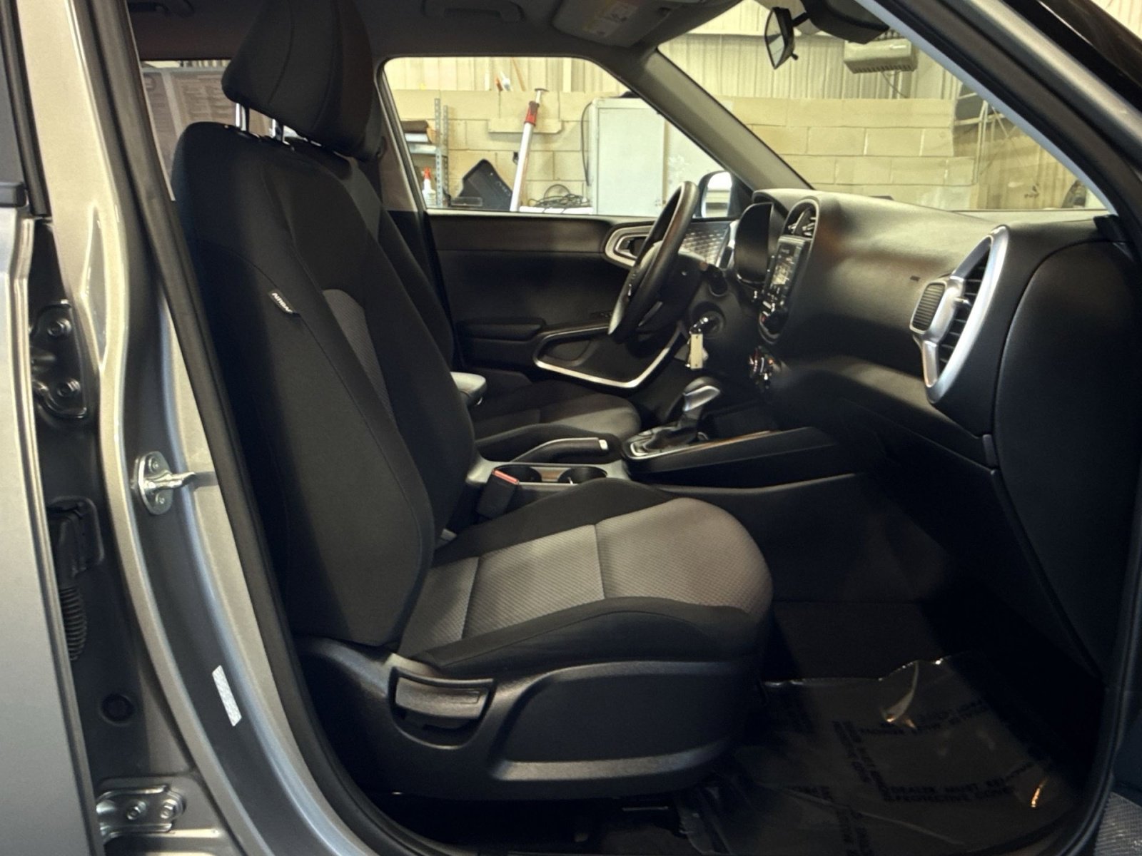 Used 2024 Kia Soul LX w/ Option Group 015 image 25