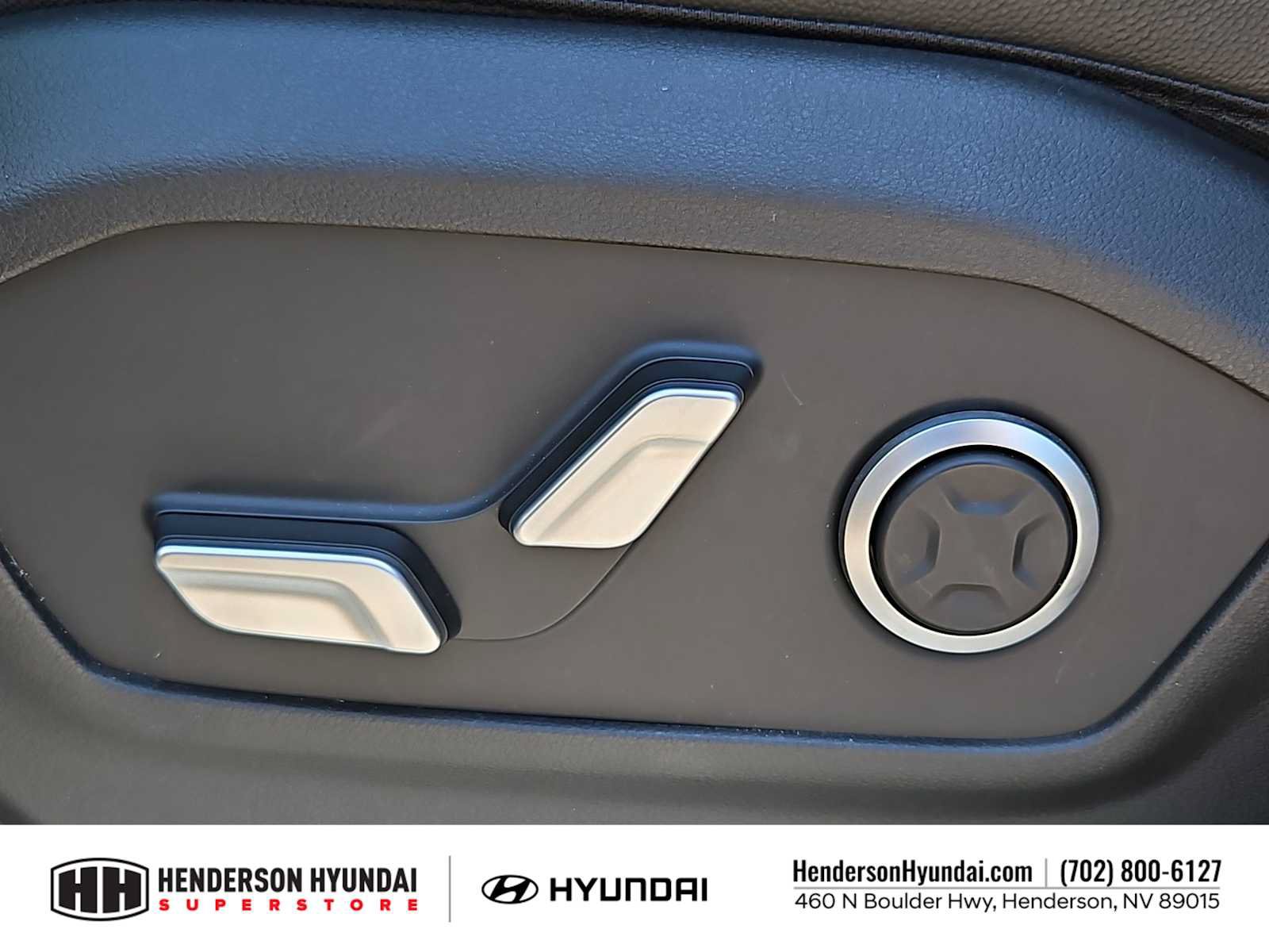 Used 2024 Hyundai Santa Fe Limited AWD/4WD image 17