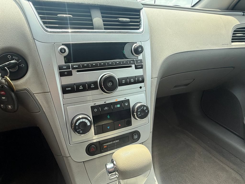 Used 2009 Chevrolet Malibu Hybrid FWD image 17