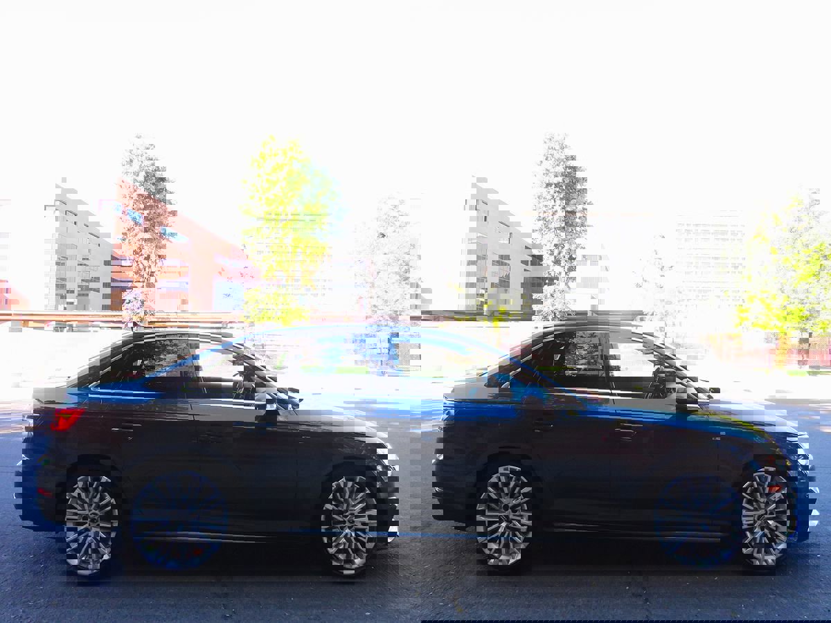 Used 2017 Audi A4 2.0T Premium Plus w/ Premium Plus Package image 9